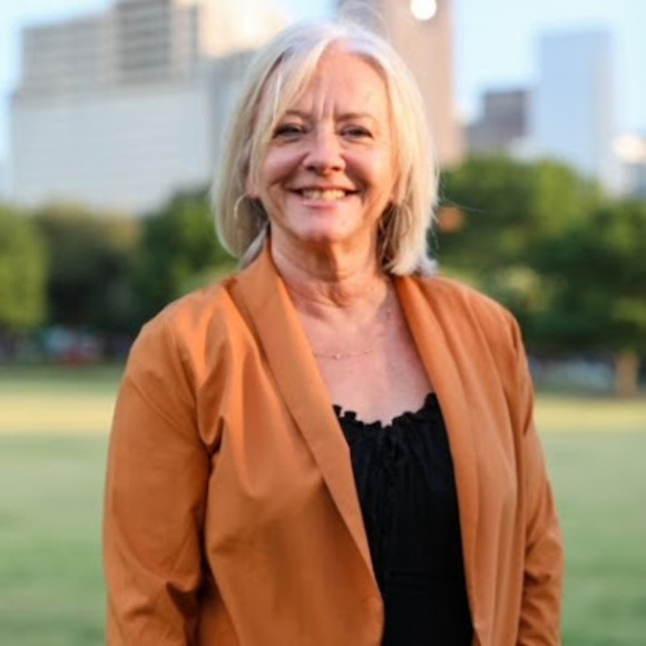 Meet your Posher, Lori - Picture 1 of 1
